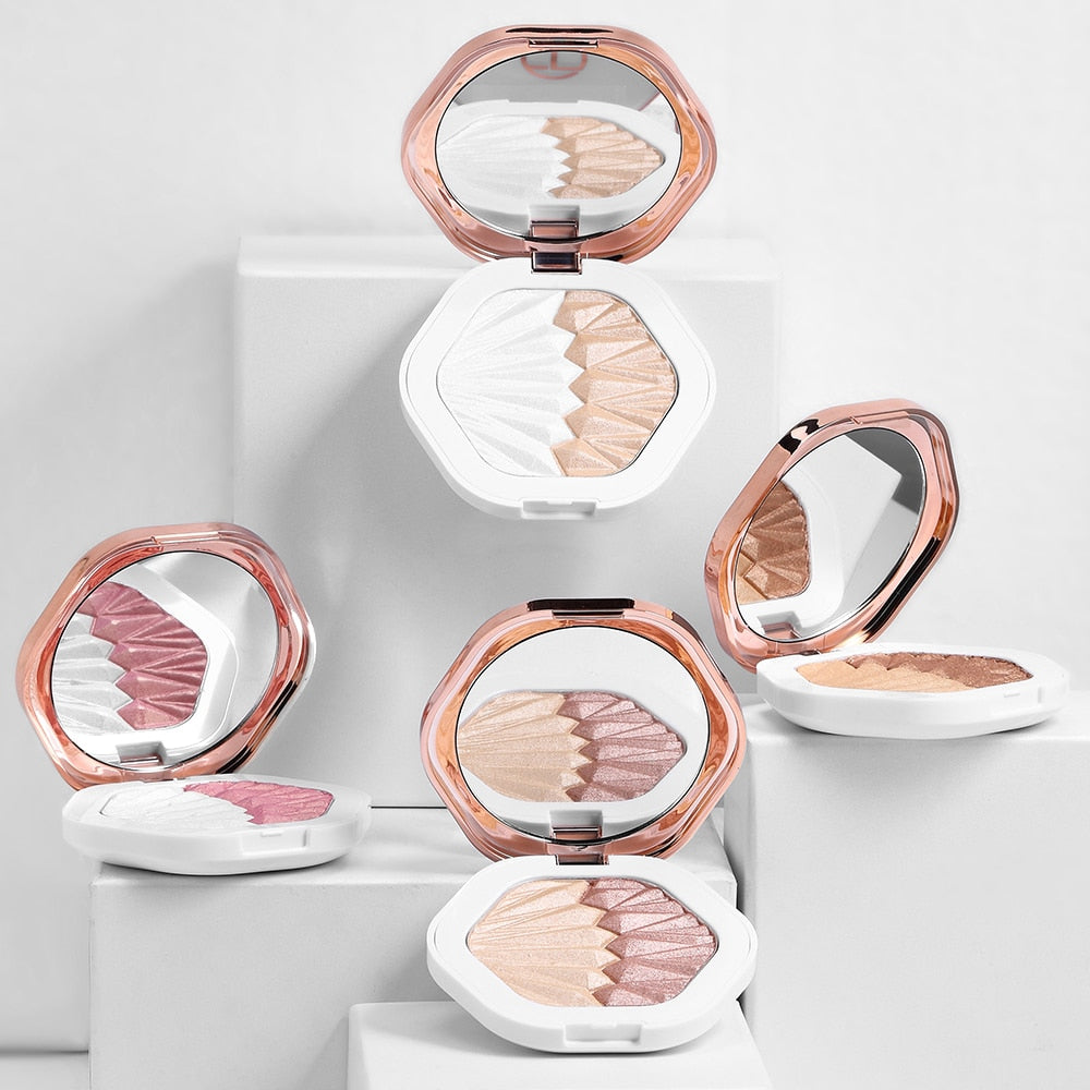 O.TWO.O GLOWING HIGHLIGHT POWDERY CAKE