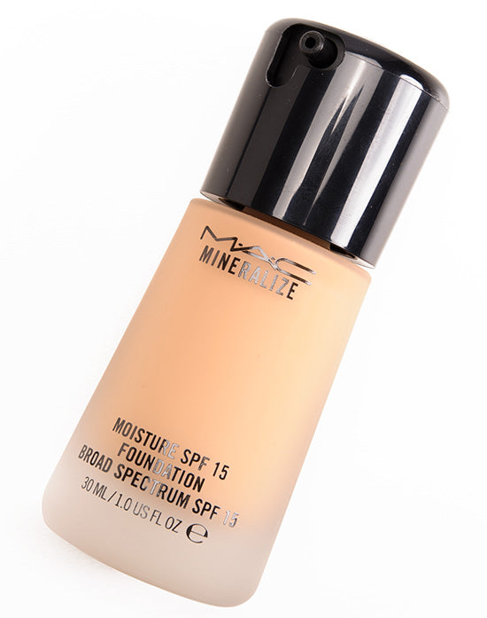 MAC Mineralize Moisture SPF 15 Foundation