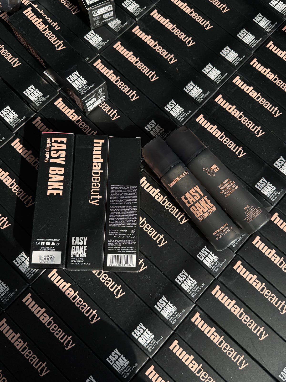 HUDA BEAUTY Easy Bake Blurring Setting Spray with 16-Hour Wear